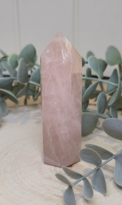 Pointe en Quartz rose de Madagascar