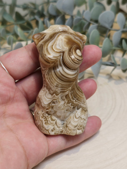 Femme Agate fleur ambrée