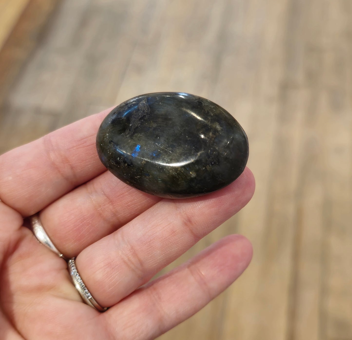 Pierre de paume en Labradorite