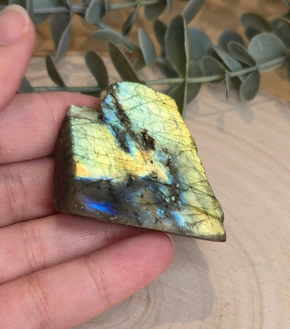 Labradorite brute