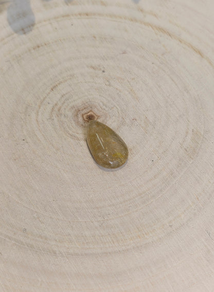 Quartz rutilé en goutte