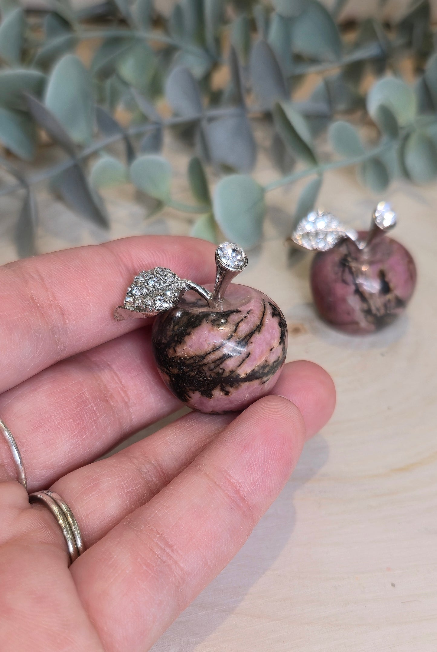 Pomme Rhodonite