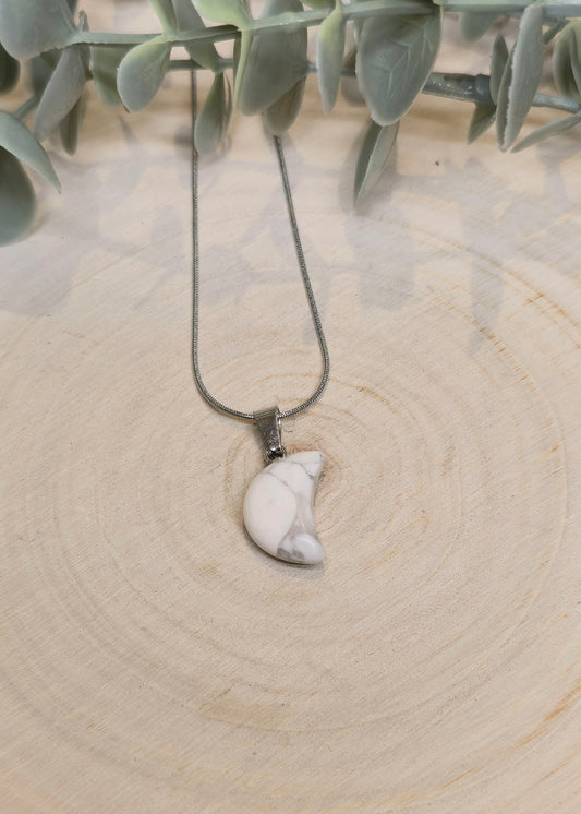 Collier en mini lune en Howlite