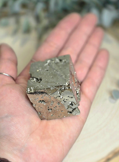 Cube flottant de Pyrite du Pérou
