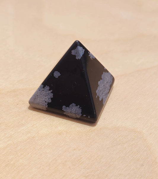 Pyramide Obsidienne snowflake