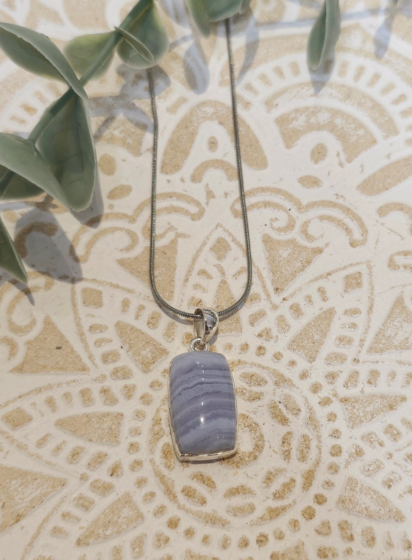 Collier Agate Dentelle