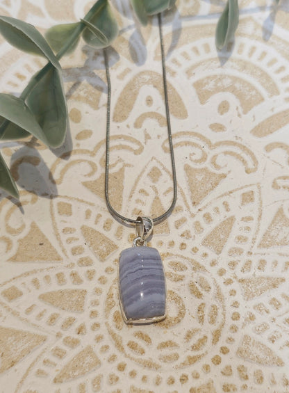 Collier Agate Dentelle