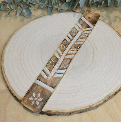 Encensoir en bois à motifs blanchis