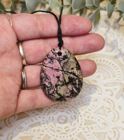 Collier goutte plate Rhodonite