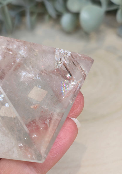 Pyramide Quartz clair (extra clair)