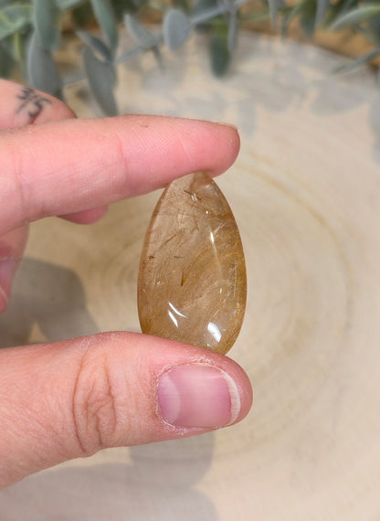 Quartz rutilé en goutte