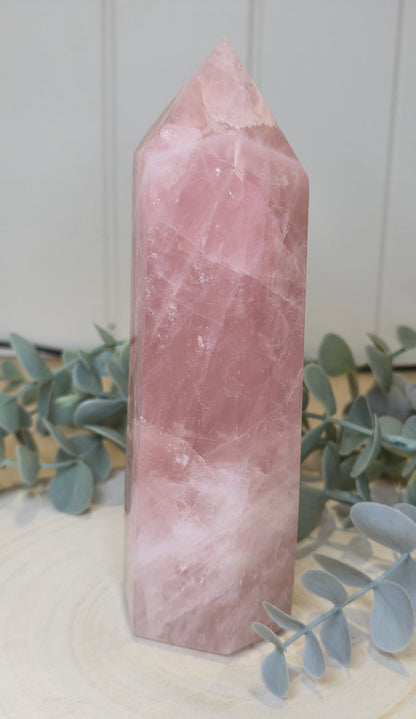 Pointe en Quartz rose de Madagascar
