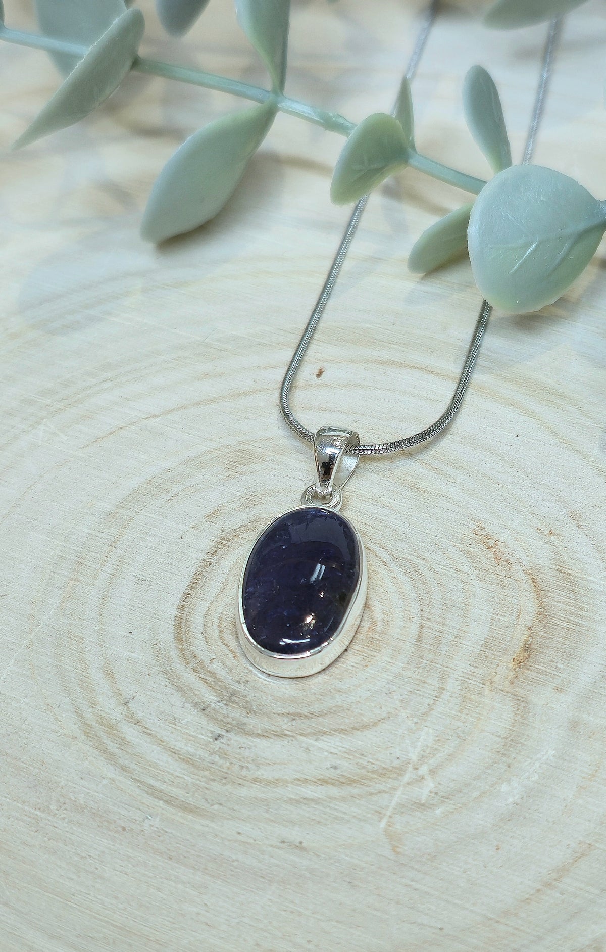 Collier Iolite