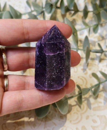 Pointe en Lépidolite