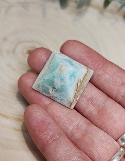 Pyramide Calcite des Caraïbes