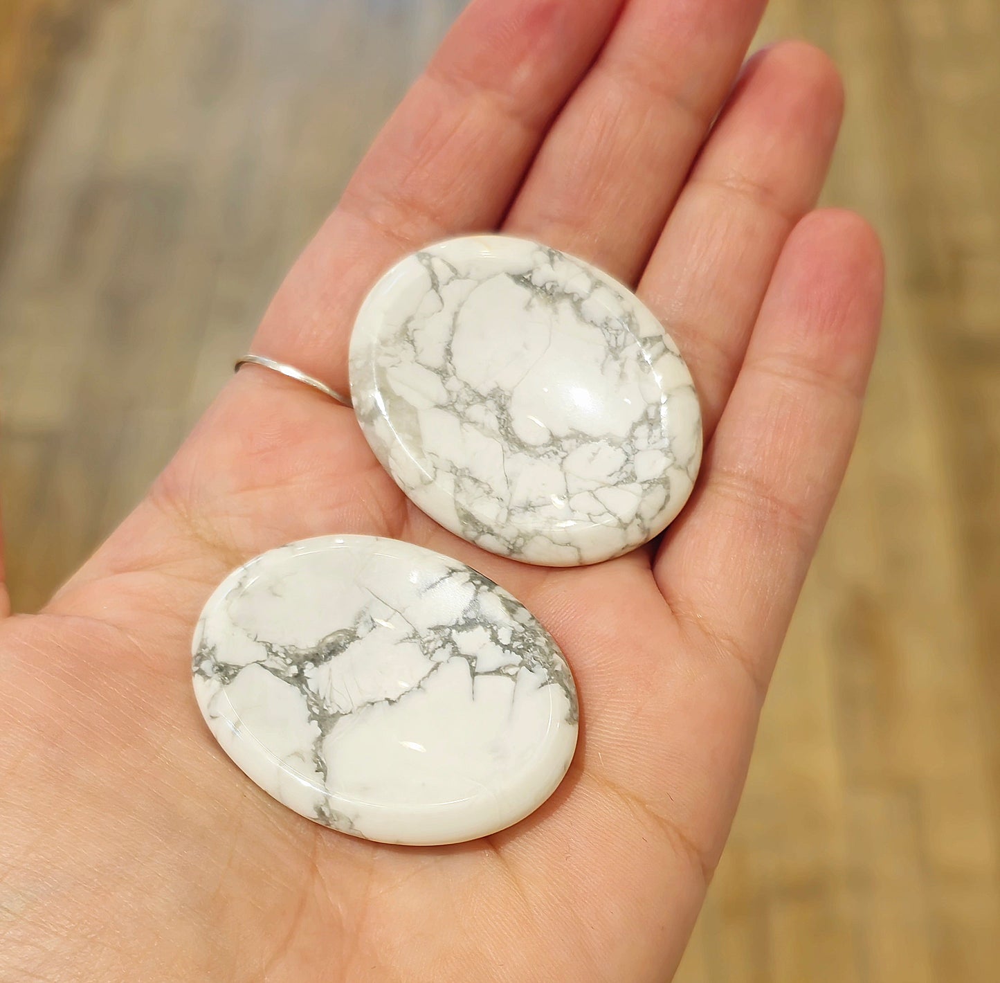 Howlite Worry stone