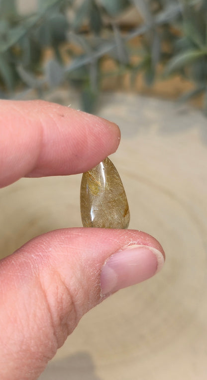 Quartz rutilé en goutte