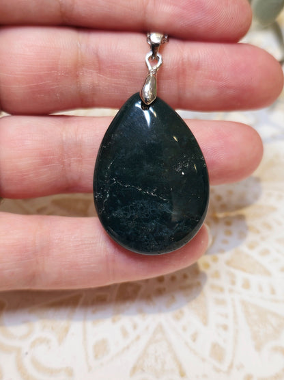 Collier en Agate mousse goutte