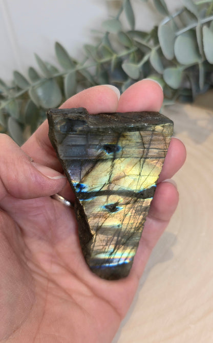 Labradorite brute