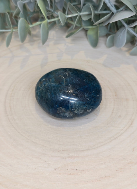 Pierre de paume en Apatite bleue