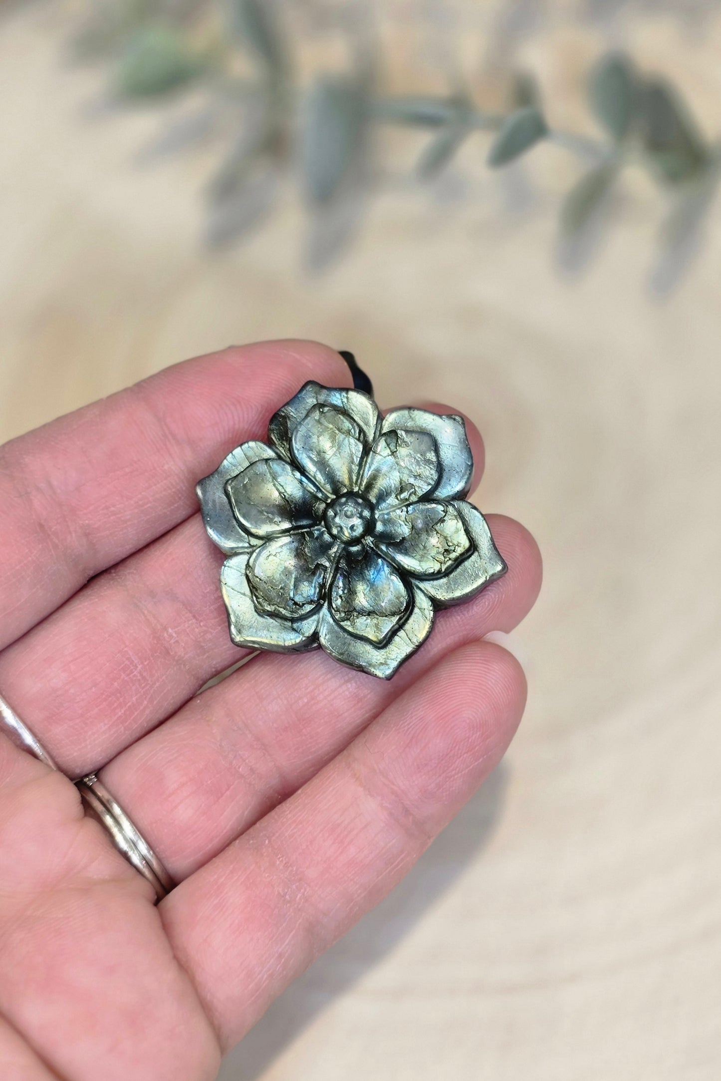 Fleur en Labradorite