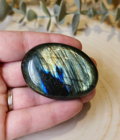 Pierre de paume en Labradorite