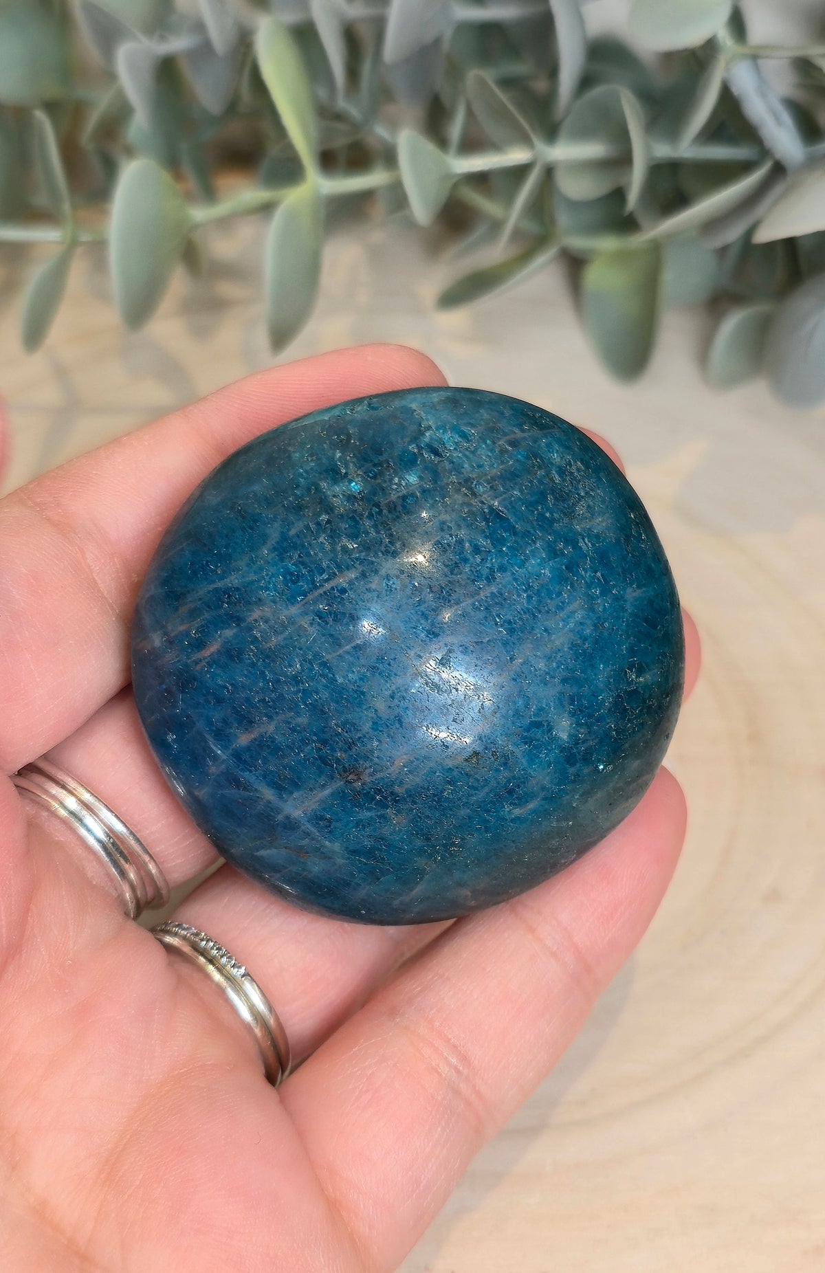 Pierre de paume en Apatite bleue