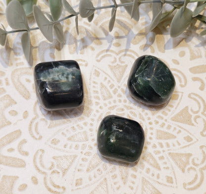 Kyanite verte barattée