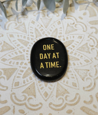 Pierre de paume mince Obsidienne - One Day at a Time