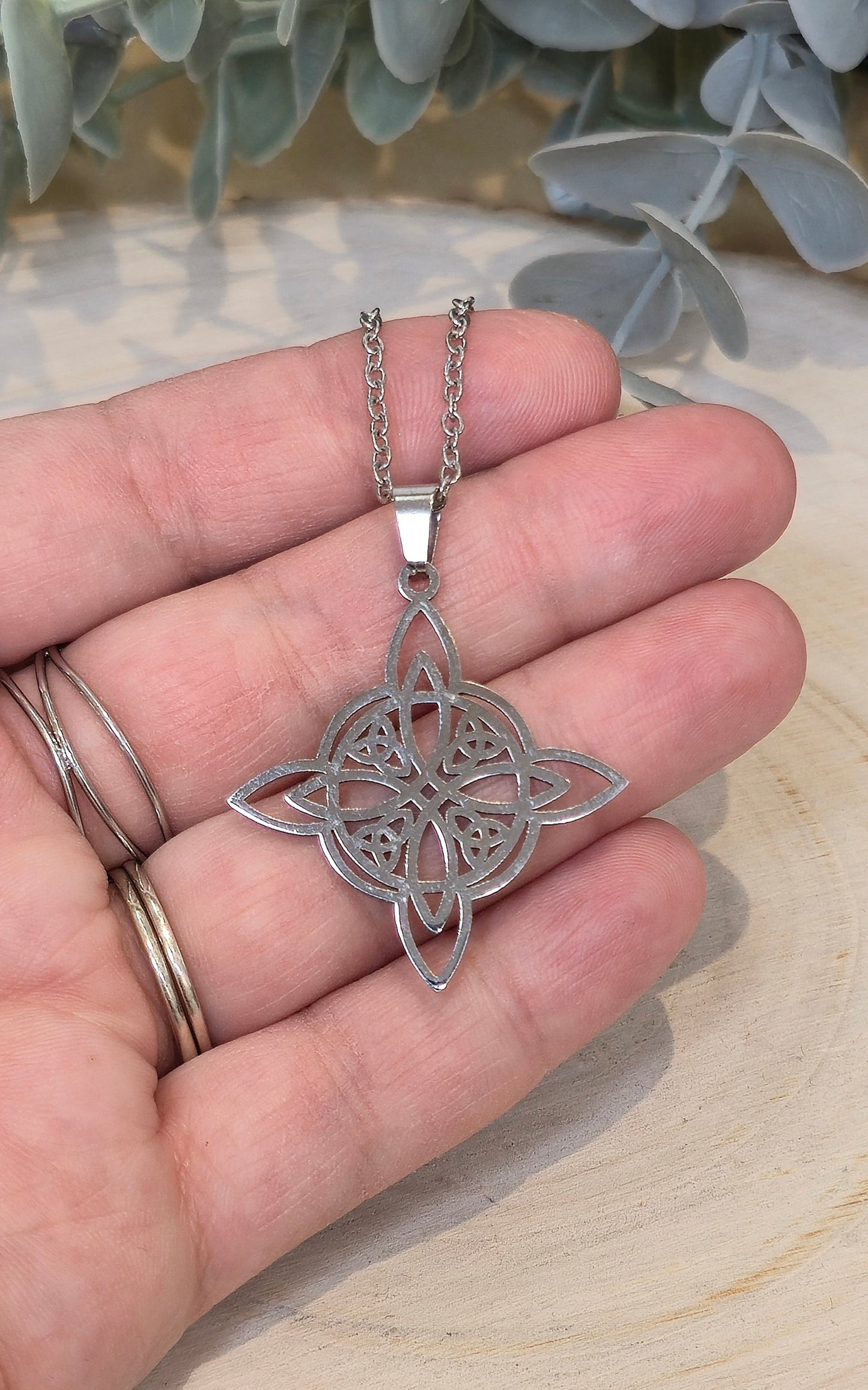 Collier Noeud de sorcière