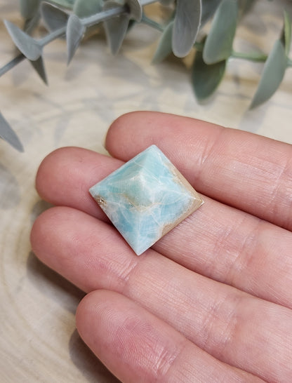 Pyramide Calcite des Caraïbes