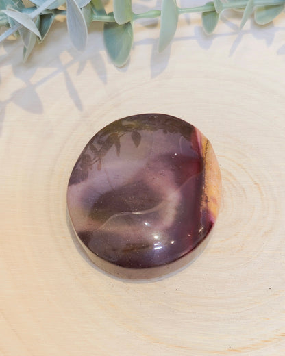 Pierre de paume en Jaspe Mookaïte