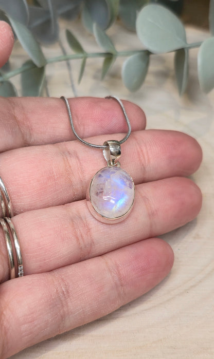 Collier Pierre de lune ovale