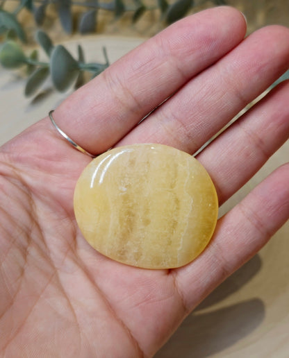 Pierre de paume mince Calcite jaune