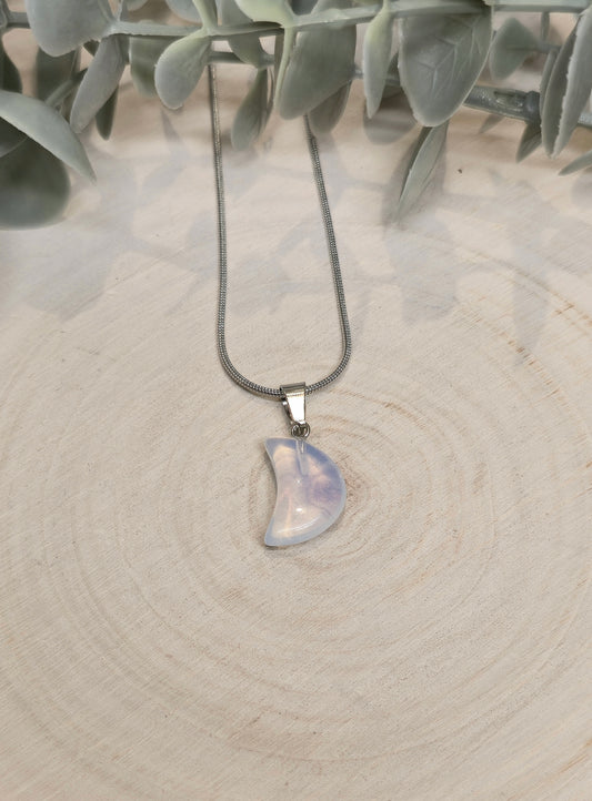 Collier en mini lune en Opalite
