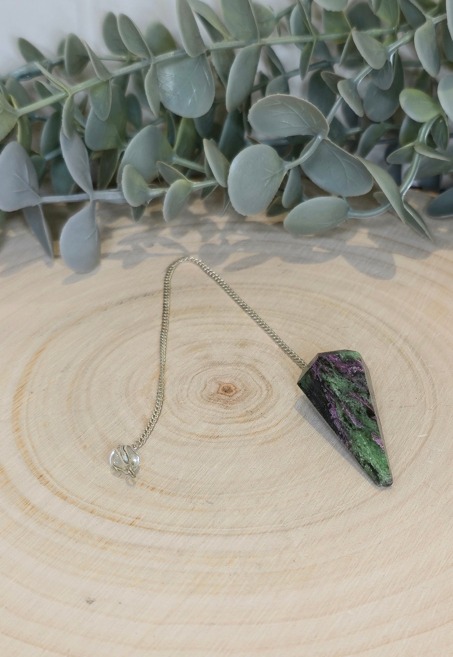 Pendule en Rubis zoïsite