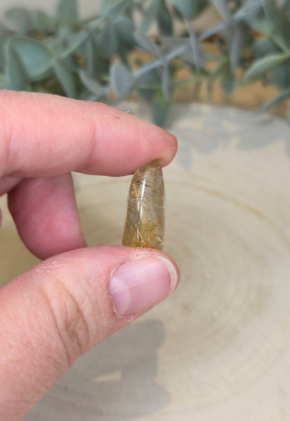 Quartz rutilé en goutte