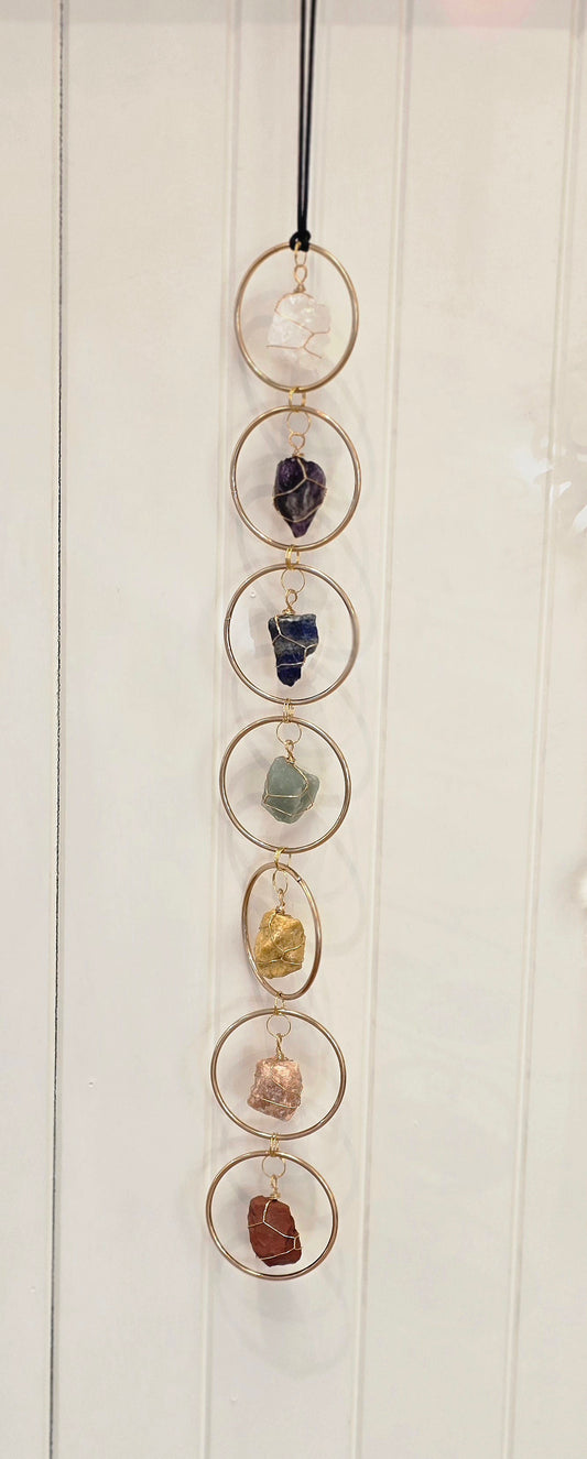 Cercles dorés Chakras en Pierres brutes suspendues