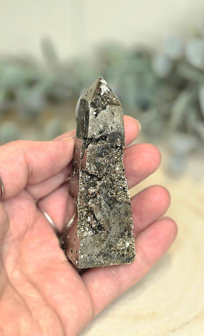 Pointe en Pyrite du Pérou