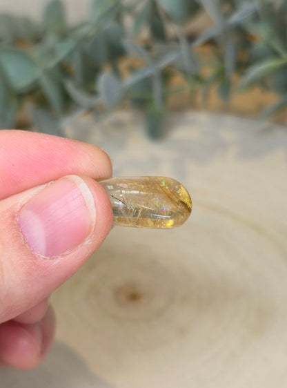 Quartz rutilé en goutte