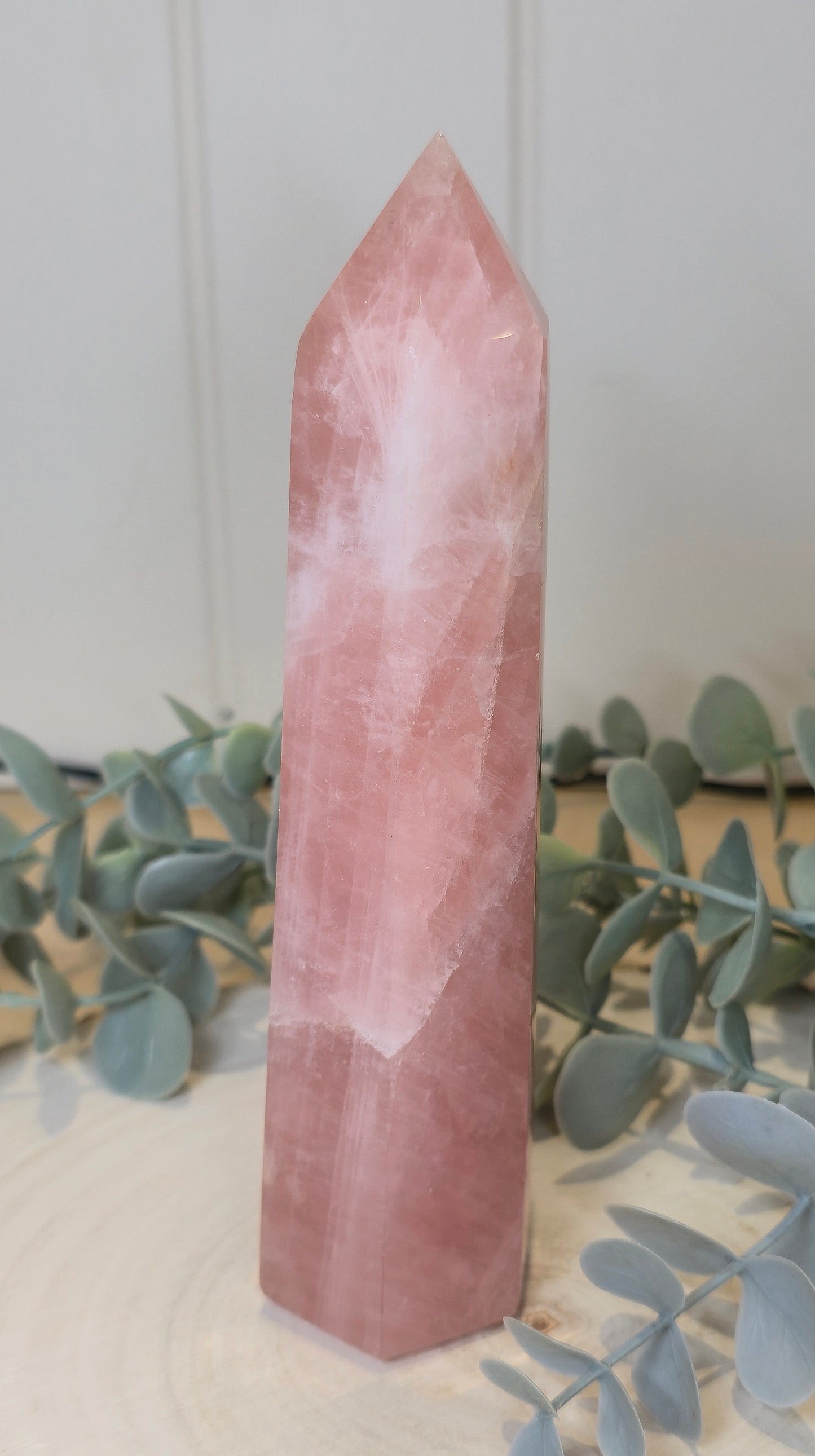 Pointe en Quartz rose de Madagascar