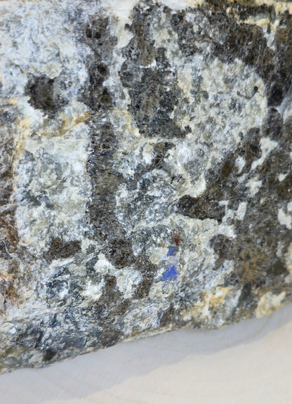 Labradorite brute du Madagascar