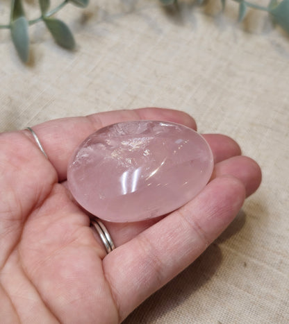 Pierre de paume en Quartz rose