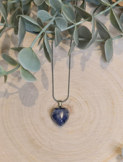 Collier en mini coeur en Sodalite