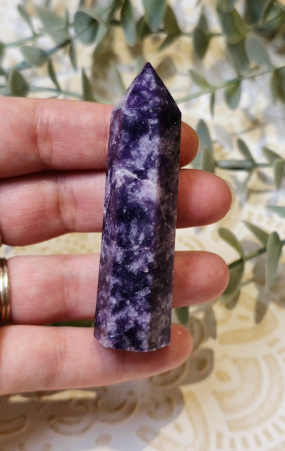 Pointe en Lépidolite