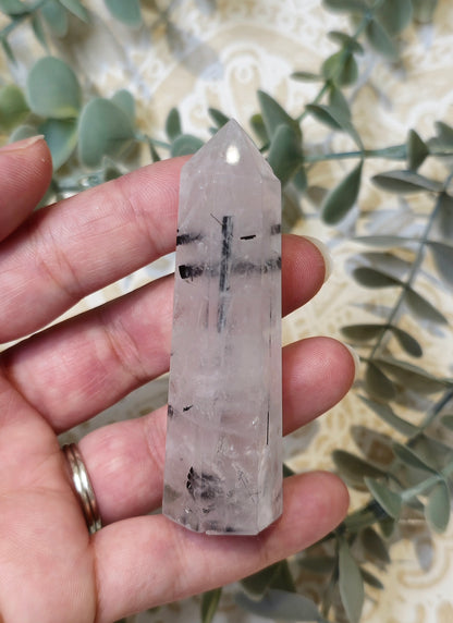 Pointe Quartz tourmaline