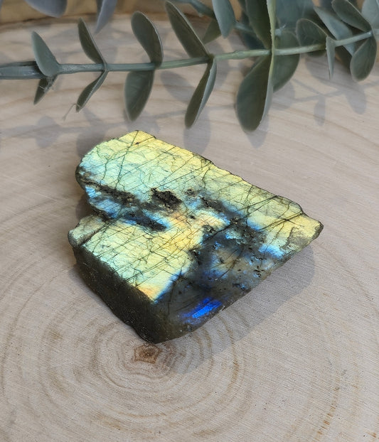Labradorite brute