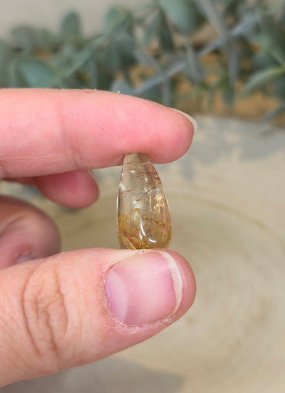 Quartz rutilé en goutte