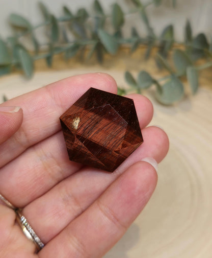 Étoile géométrique en Oeil de tigre rouge (Taureau)