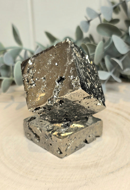 Cube flottant de Pyrite du Pérou